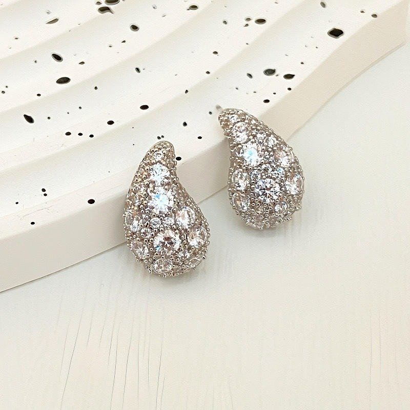00c69d11-0131-4c87-bbb8-3943e27e18e3.jpg Retro Super Shiny Crescent Water Drop Zircon Temperament Silver Ear Studs Female Earrings - Image 6