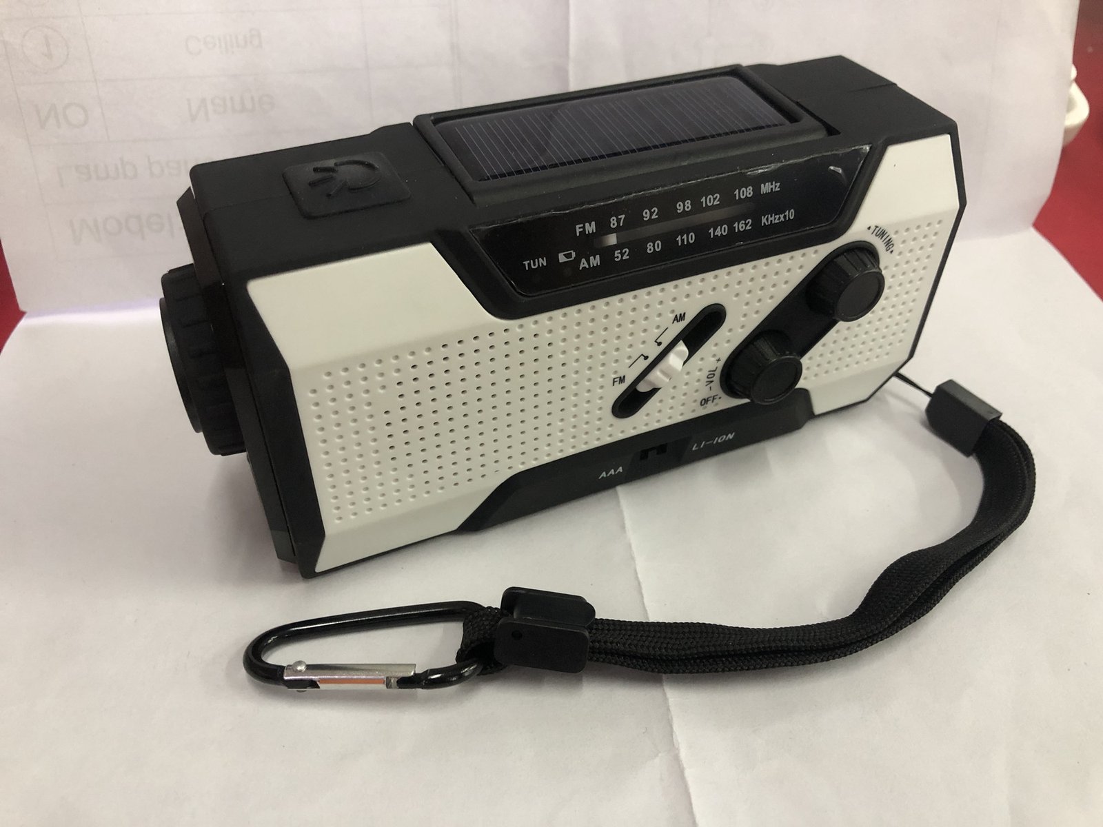 0c48305a-60b7-4f8f-b53e-d6e8c93283ba.jpg Hand crank solar radio - Image 9