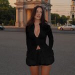 Slim Suits V-neck ZIpper Long-sleeved Top And Mini Skirt Ins Fashion Two-piece Set Women Clothing - Image 2