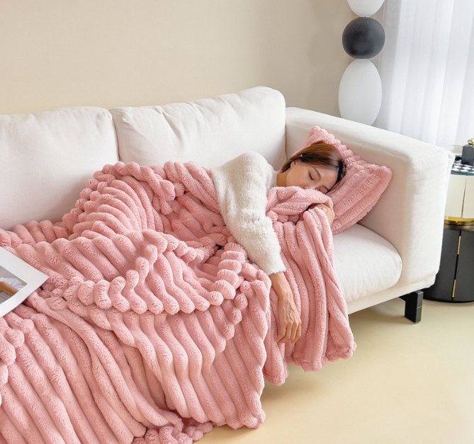 0f60fa08-4bb9-4199-b636-d0999b018361.jpg Soft Wind Bubble Velvet Blanket Warm Solid Rabbit Fur Blankets Double-sided Thickening Cover Throw Warm Fur Blanket - Image 8