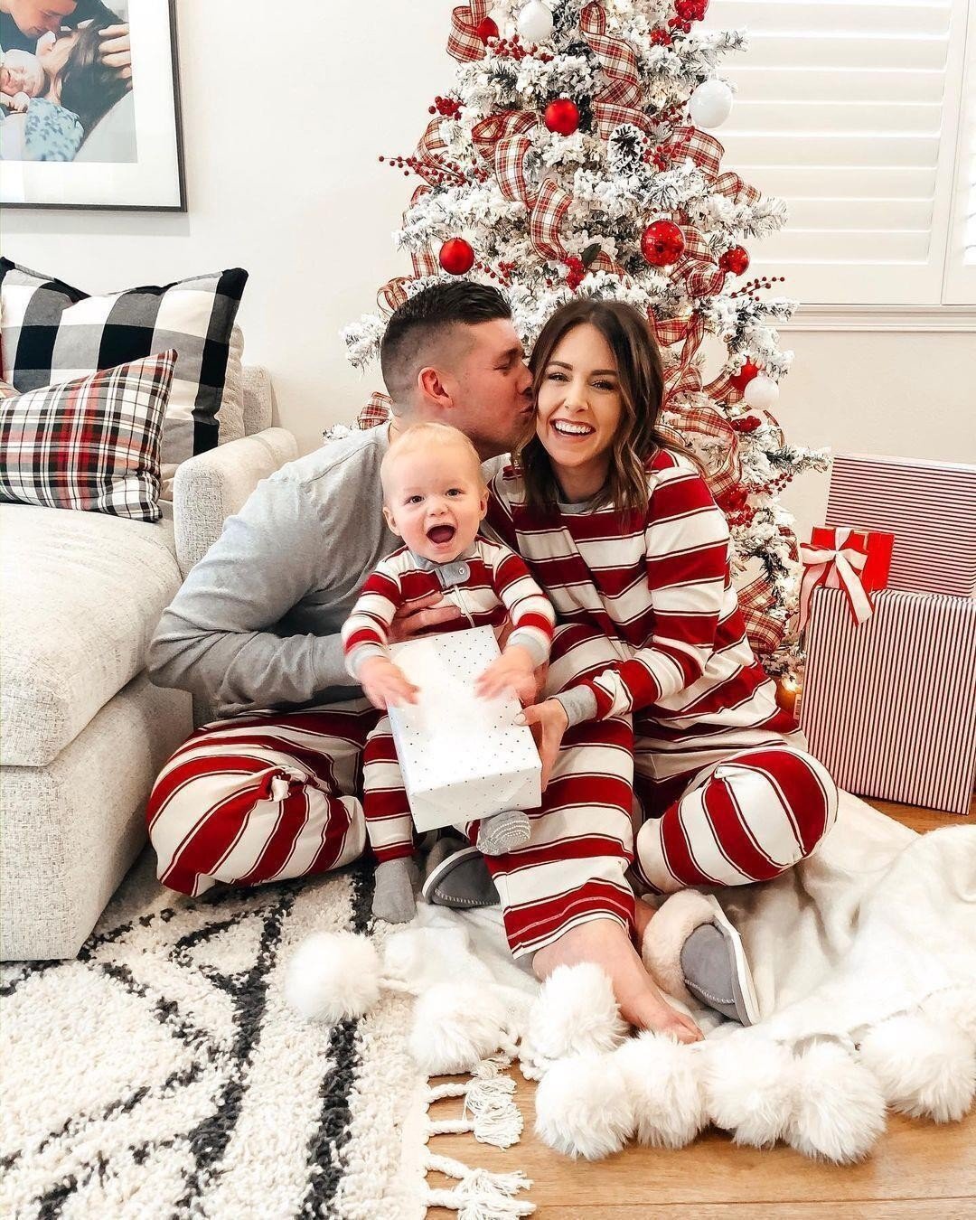 1681545f-629b-4d95-9e64-e4932db050b5.jpg Parent-child Striped Christmas Family Set - Image 3