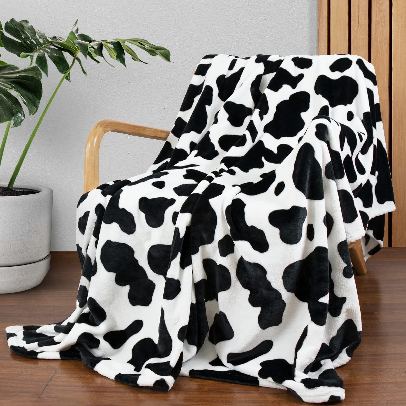 180787e3-413b-464d-87ef-dd96a5f008eb.jpg Cow Print Blanket Flannel Blanket - Image 3