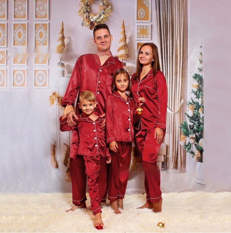 3231a0f1-cca9-4d9d-a7b1-7528b1f2cec8_fine.jpeg Children's Long-sleeved Parent-child Ice Silk Pajamas Suit - Image 1