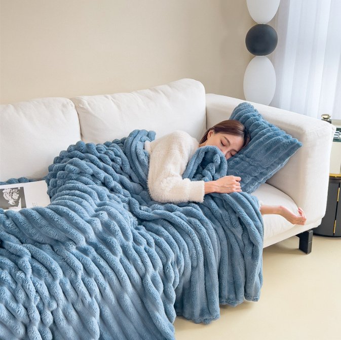 4715011b-efac-4b80-b8f1-5e0c6e6eb84e.jpg Soft Wind Bubble Velvet Blanket Warm Solid Rabbit Fur Blankets Double-sided Thickening Cover Throw Warm Fur Blanket - Image 10