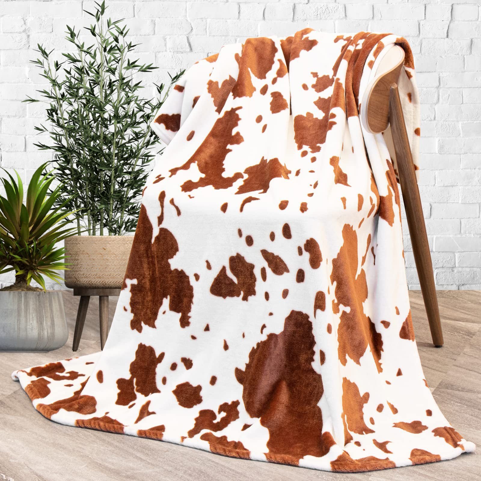 5ef2165e-8231-472e-9486-c2c7a07997b6.jpg Cow Print Blanket Flannel Blanket - Image 9