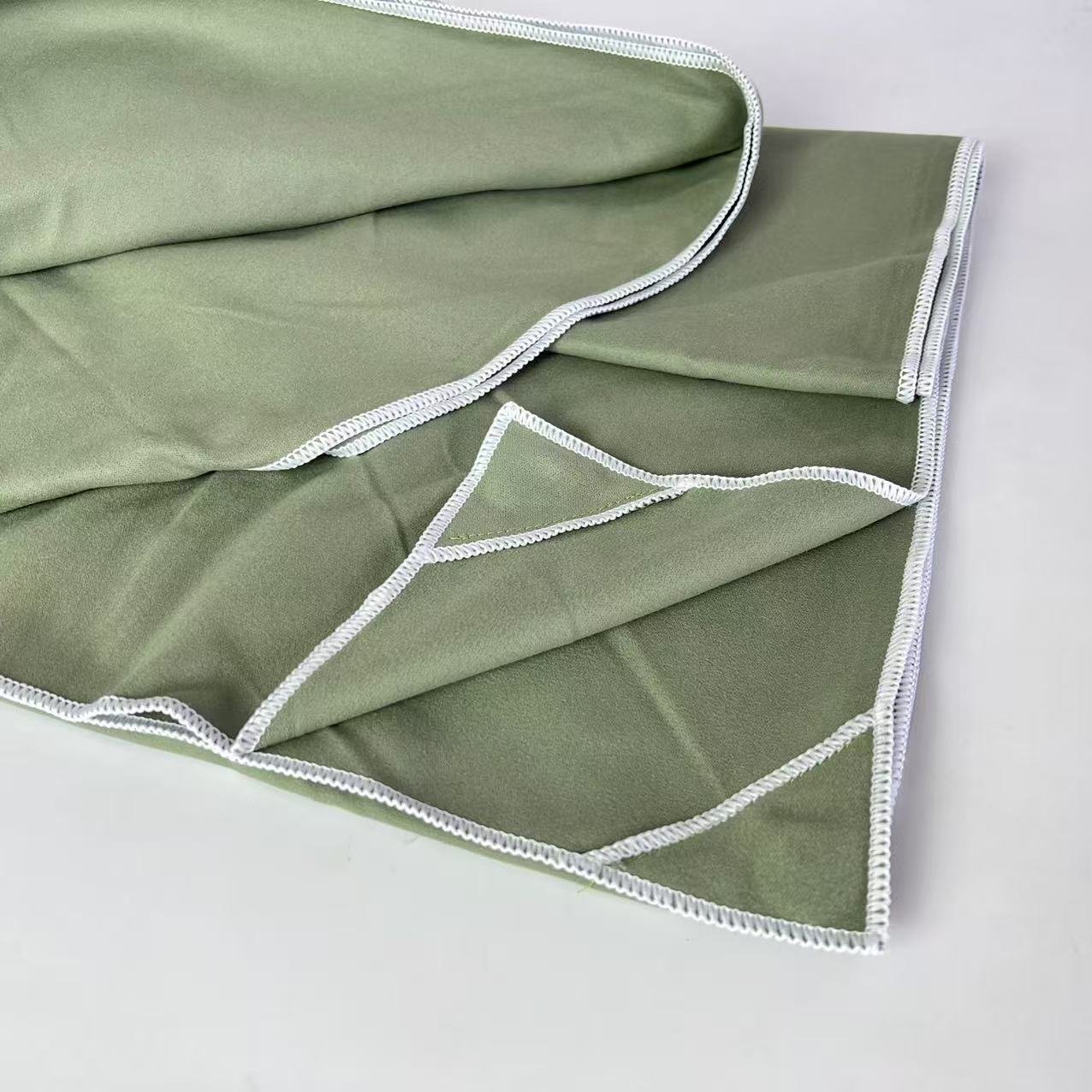 90e45bca-4d8d-451b-a524-bea7747ec785.jpg Magnetic Super Absorbent Quick-drying Outdoor Bath Towel - Image 7