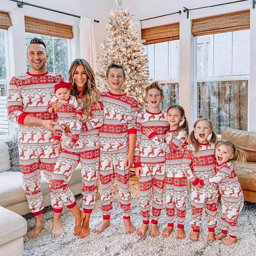 9aa38903-c01a-45d4-8d69-1bb38e0479b3.jpg Cotton Blend European And American Parent-child Clothing Home Wear Christmas Pajamas Fall Family Set - Image 1