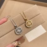 Light Luxury SUNFLOWER Round Necklace