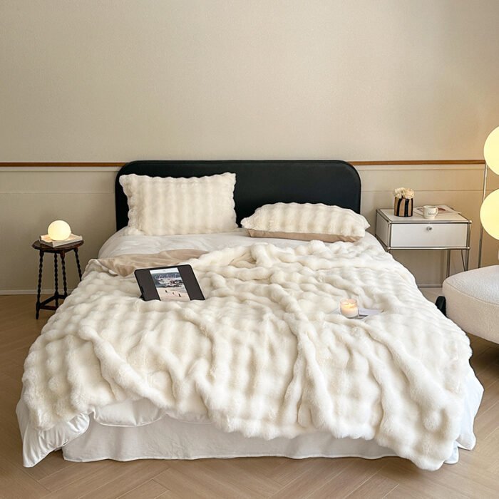 Rex Rabbit Velvet Blanket Thickened Warm Fur Velvet Nap Blanket - Image 1