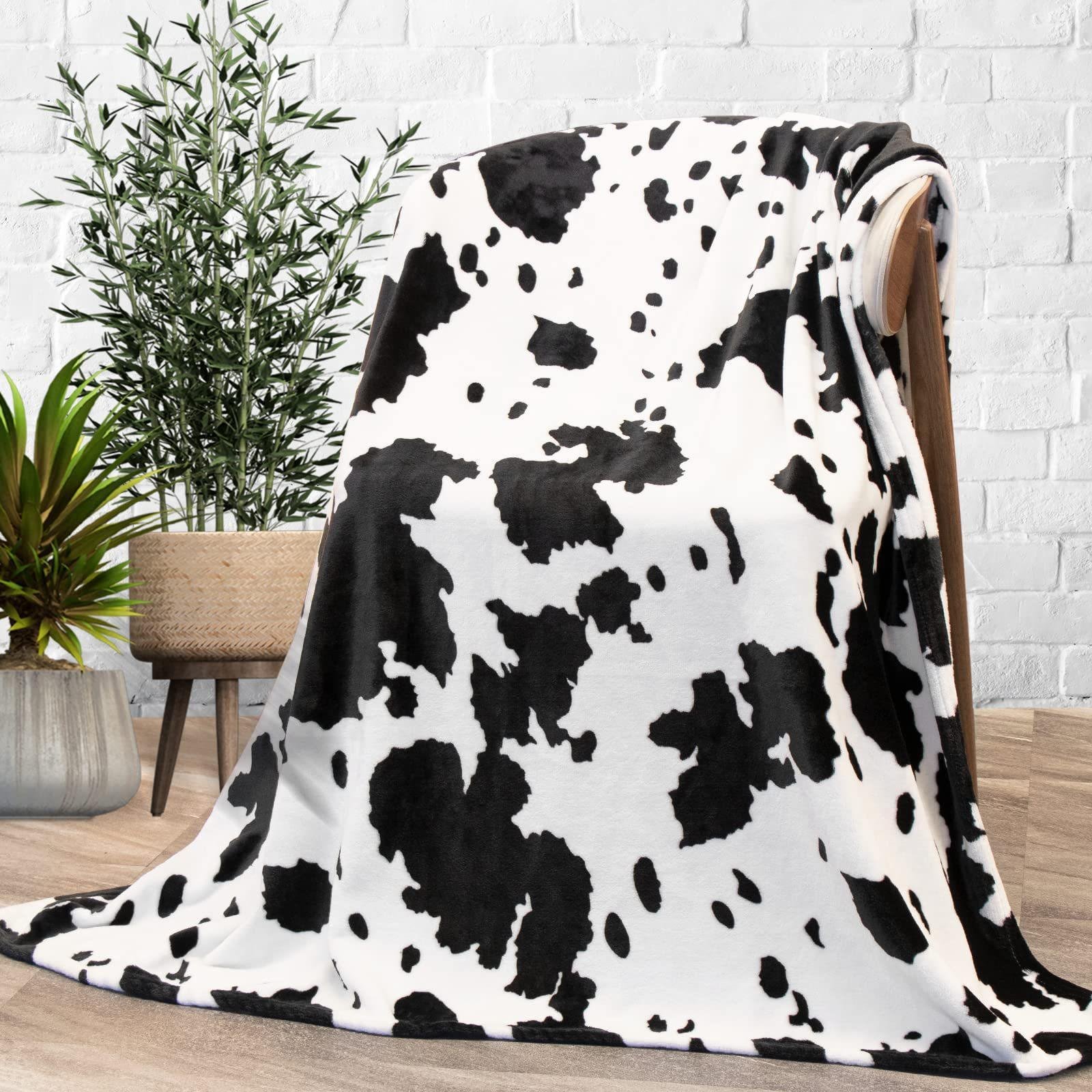 fba48052-918e-4620-9193-352cb9142589.jpg Cow Print Blanket Flannel Blanket - Image 4