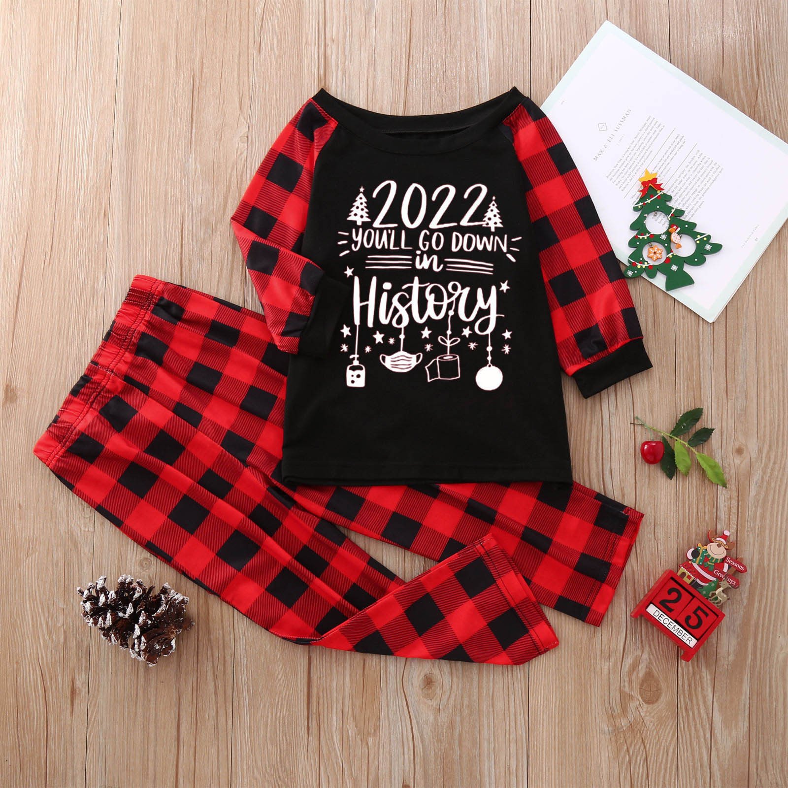 6e20808d-61be-401b-8de7-c5394470986a.jpg Cartoon Elk Print Home Clothes Pajamas Parent-child Wear - Image 1